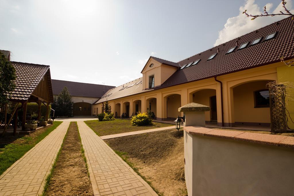 Penzion Bednaruv Dvur Bohusice Exterior foto